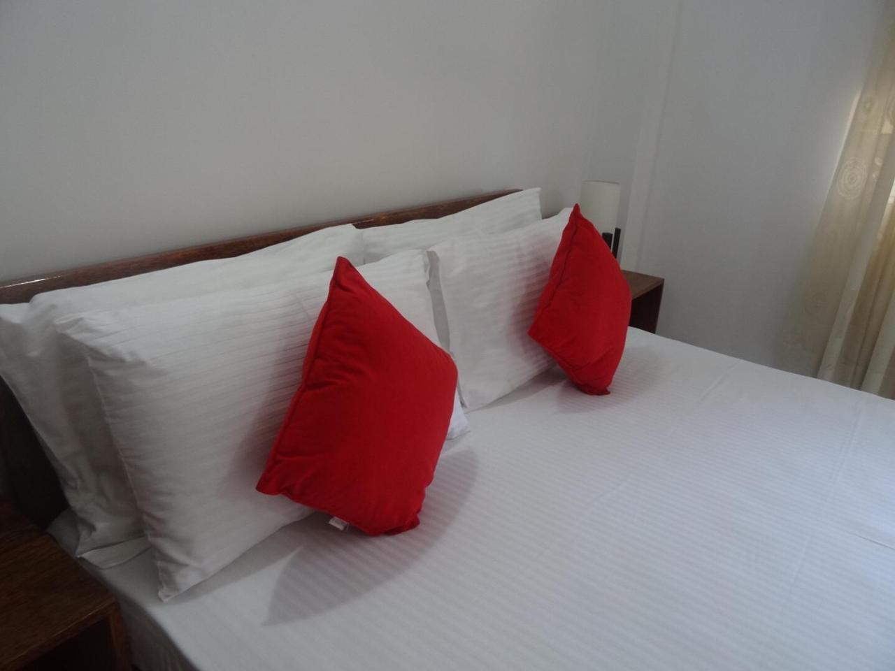 Amssler Beach Stay Kalutara Luaran gambar