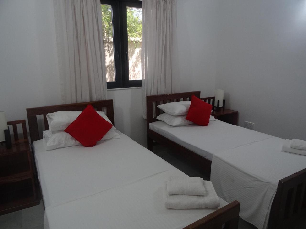 Amssler Beach Stay Kalutara Luaran gambar