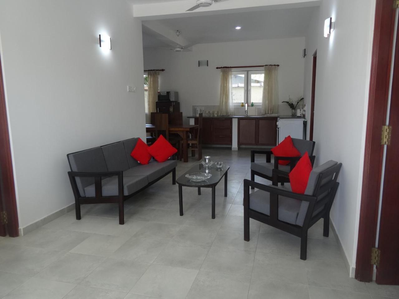 Amssler Beach Stay Kalutara Luaran gambar