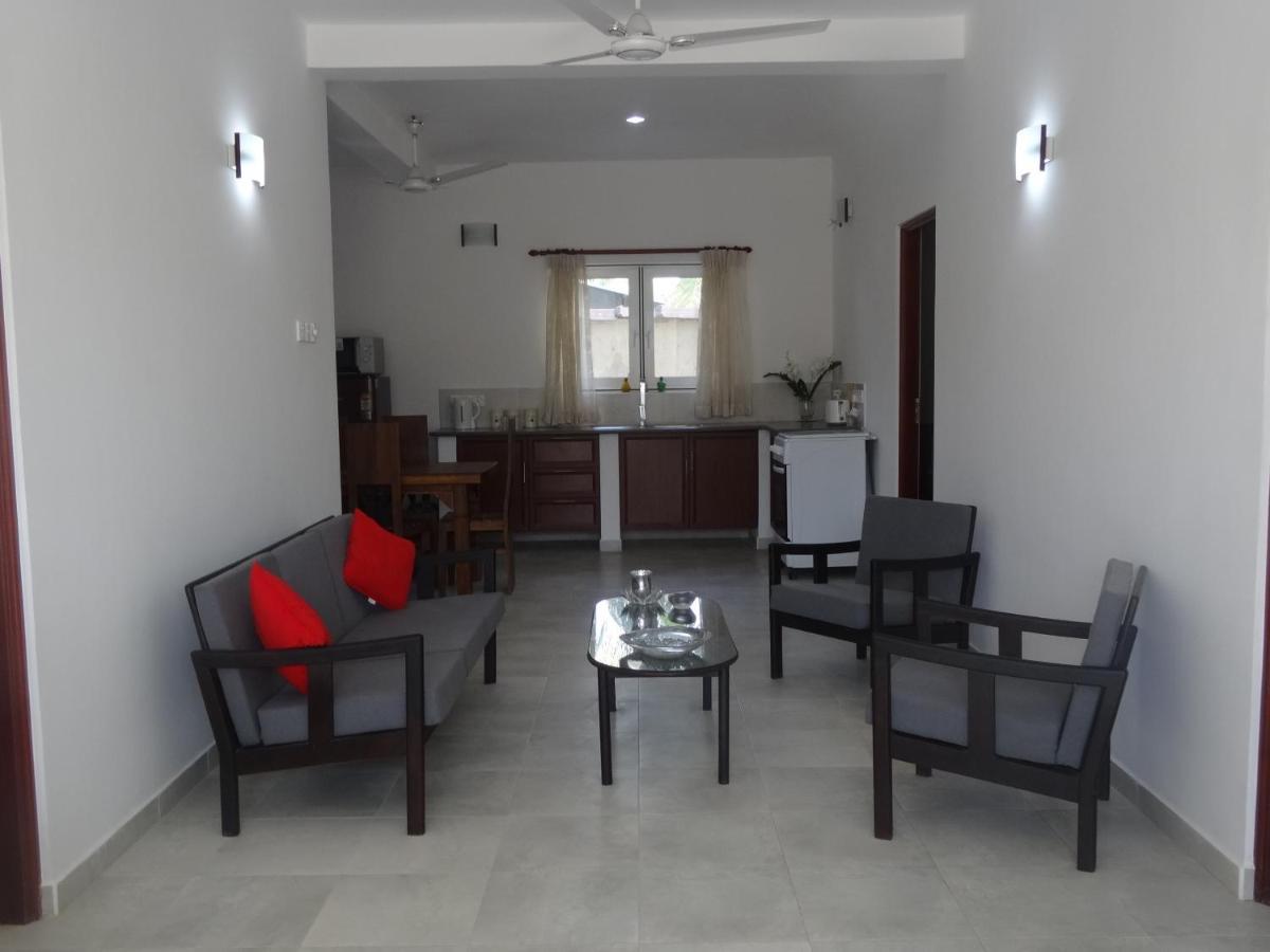 Amssler Beach Stay Kalutara Luaran gambar