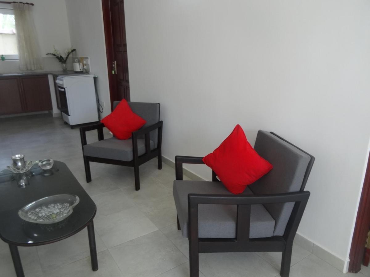Amssler Beach Stay Kalutara Luaran gambar